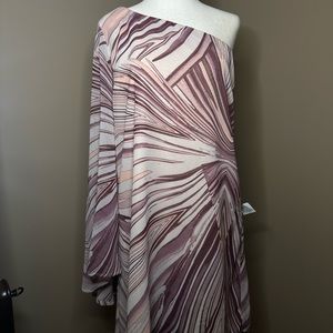 Beautiful dress one shoulder off purple color size M . By lover21